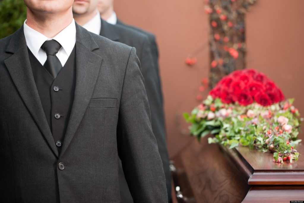 Cómo vestir para un funeral ▷ ¿Qué ponerse para un entierro?