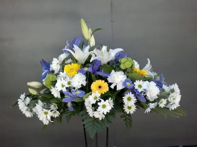 Flores lila entierro